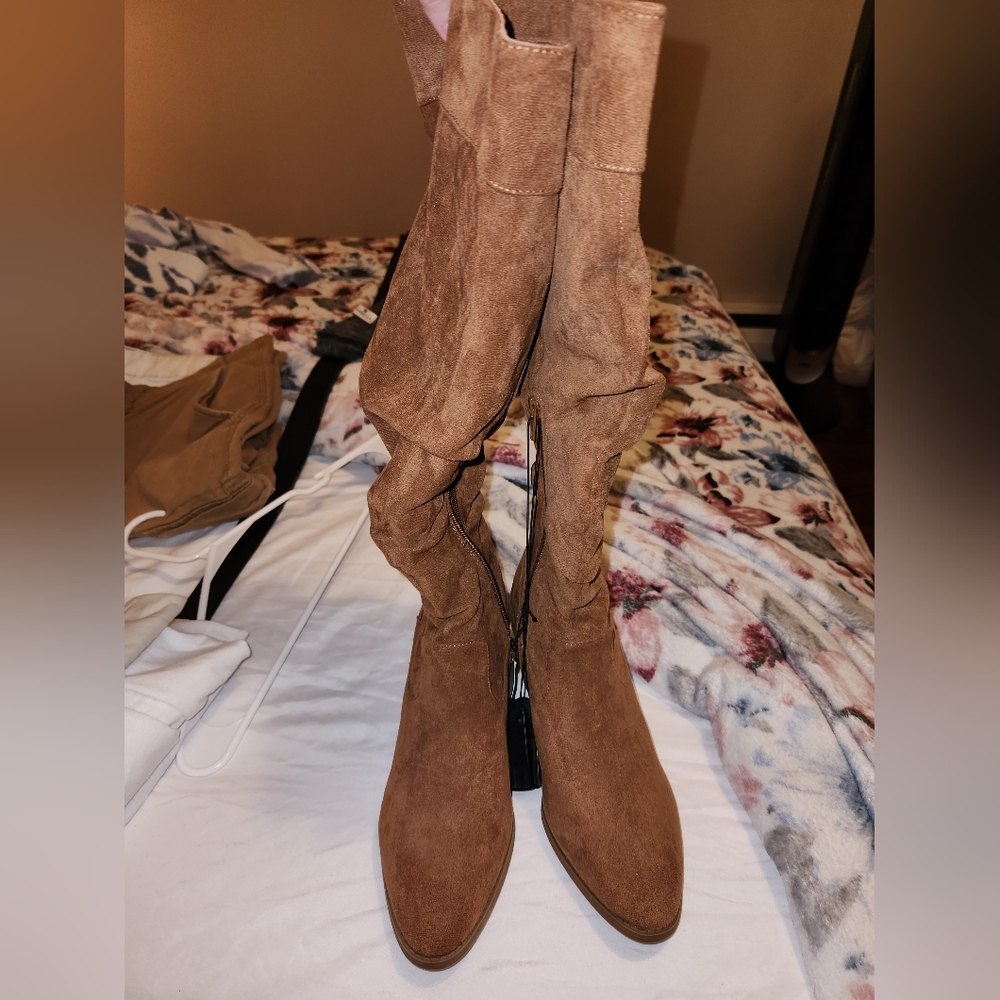 Brown boots size 9